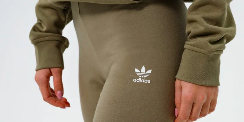 adidas tamprės – apžiūrėk, ką prie jų nešioti