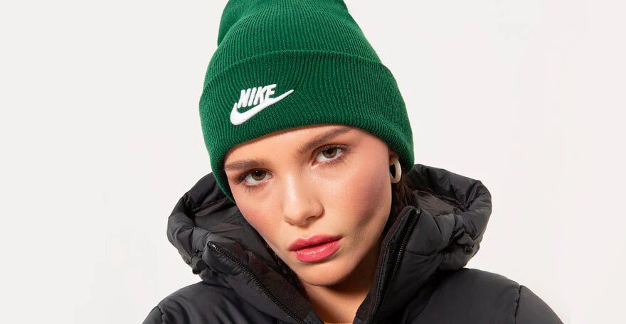 Kaip nešioti žieminę kepurę, kad atrodyti madingai?