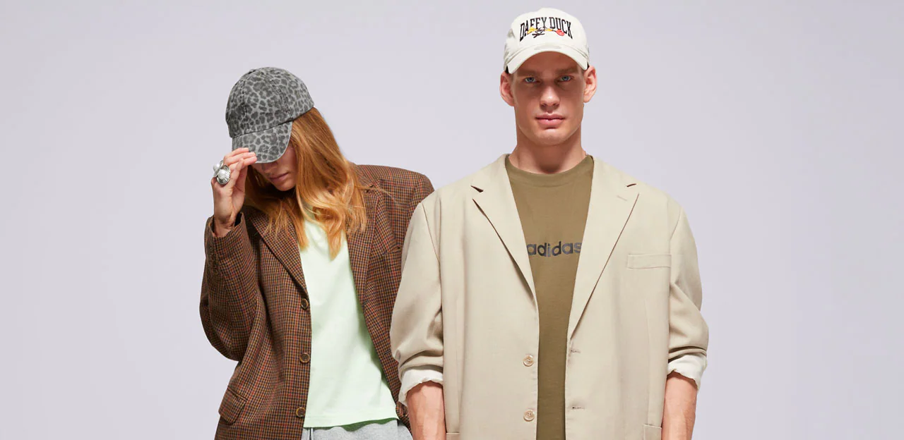 Cap seasON: kaip dėvėti kepure su snapeliu?